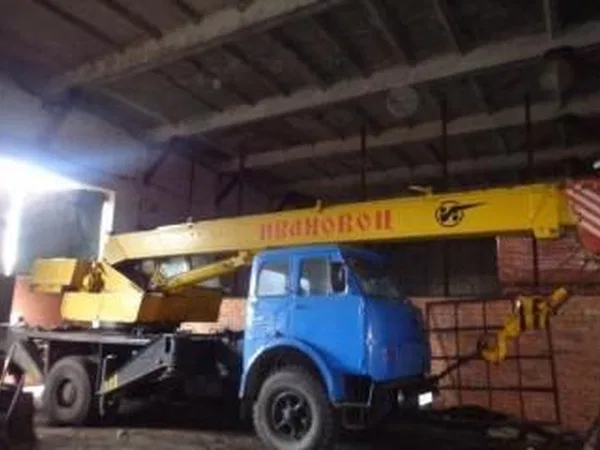 Автокран Ивановец КС-3577 на шасси МАЗ