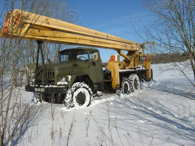 Колесный вездеход Урал вездеход-автовышка 32 м