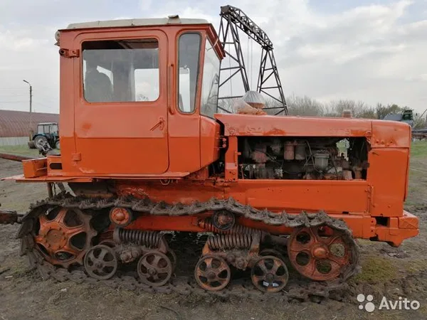 Гусеничный трактор ДТ-75