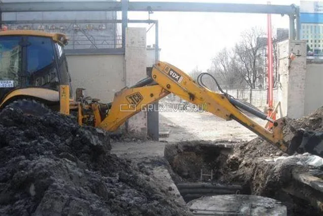 Трактор JCB JS 300
