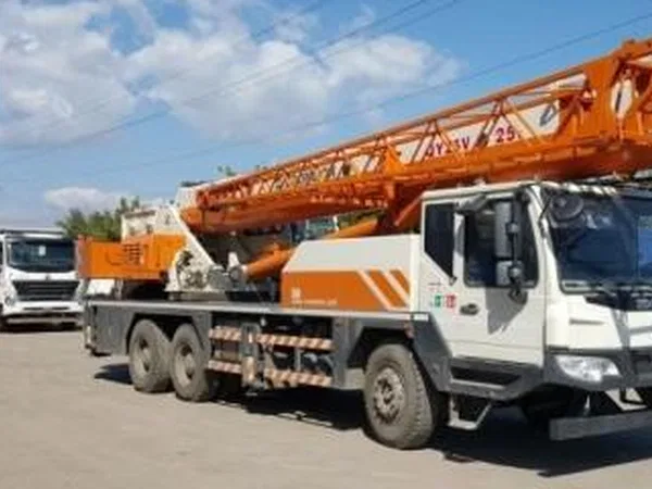 Автокран Zoomlion QY25V542.2T