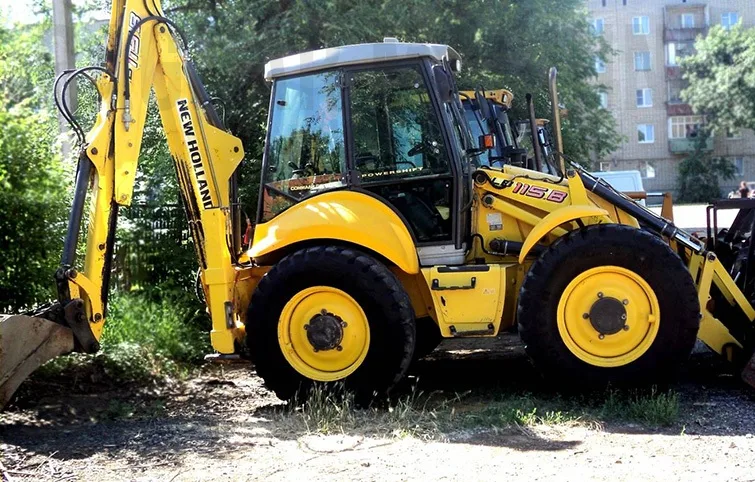 Экскаватор-погрузчик New Holland LB 115B