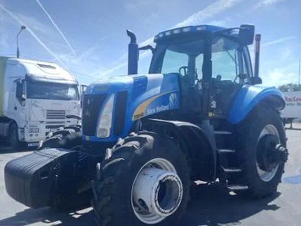 Трактор New Holland T8040
