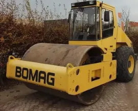 Вибрационный комбинированный каток        Bomag BW 213 D-4