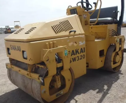 Двухвальцовый каток SAKAI SW320