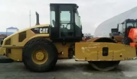 Вибрационный двухвальцовый каток Caterpillar CS76 XT