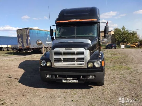Седельный тягач Freightliner