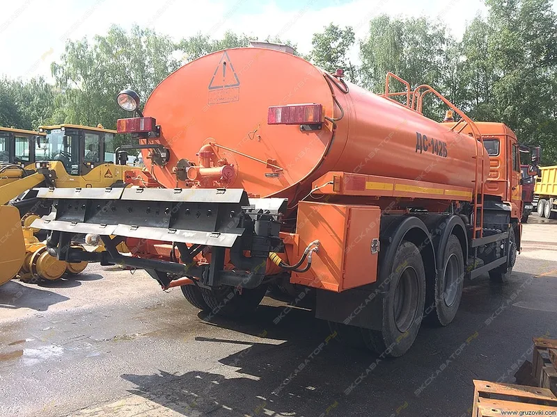 Автогудронатор ДС 142Б