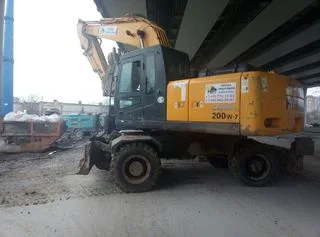 Перегружатели колесные Hyundai R 200W-7  грейфер