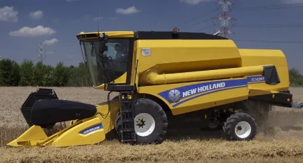 Комбайн New Holland ТС 5.90