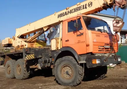 Автокран Ивановец КС-35714