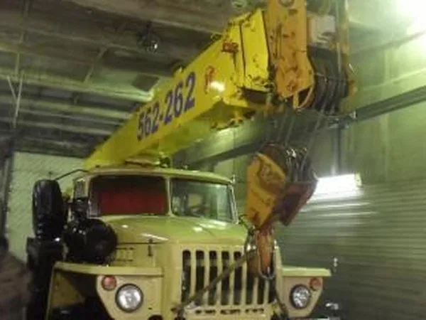 Автокран Ивановец КС-35714 на шасси УРАЛ