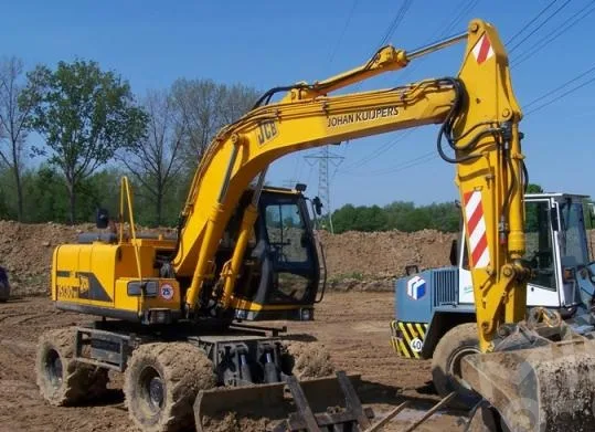 Колесный экскаватор JCB JS130W