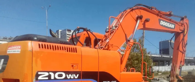Колесный экскаватор DOOSAN DX210W