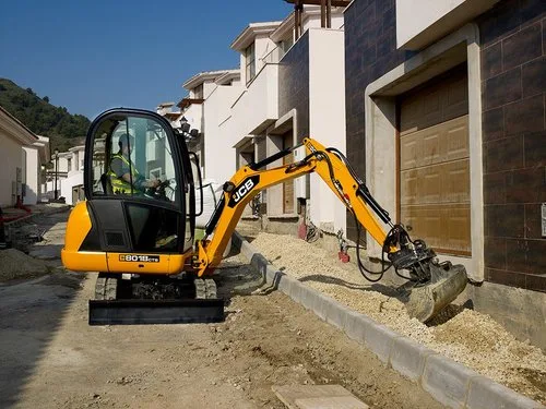Мини-экскаватор JCB 80 18 CTS