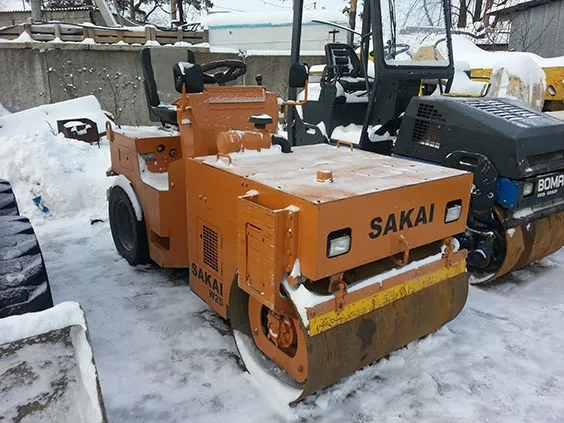 Вибрационный комбинированный каток        SAKAI TW-250