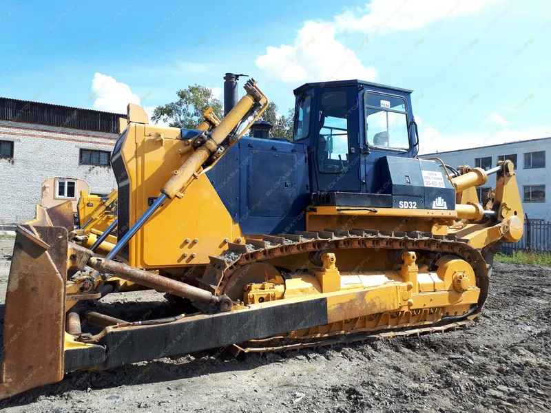 Сверхтяжелый бульдозер Shantui SD32