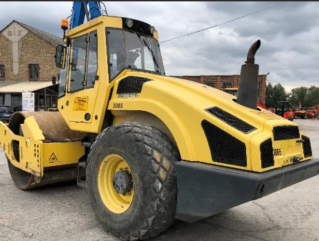 Вибрационный комбинированный каток        Bomag BW 213 D-4
