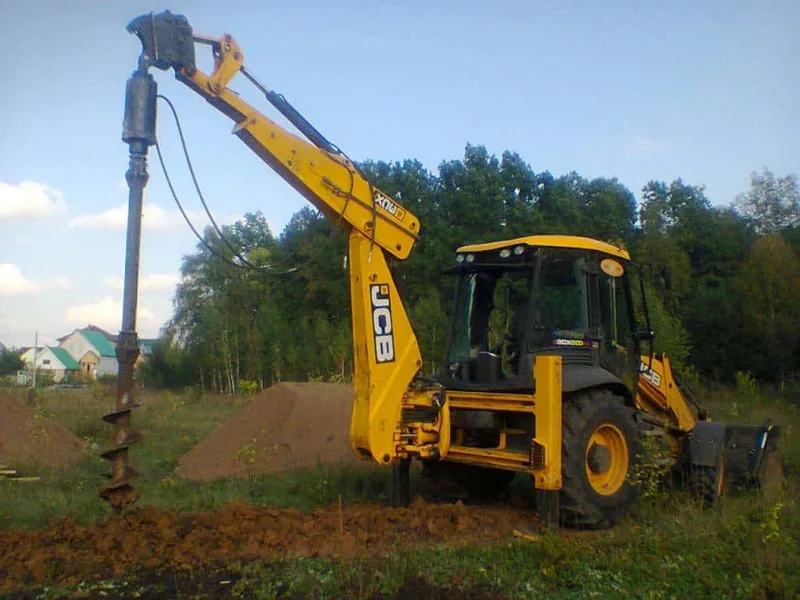 Мобильная буровая установка JCB 3CX