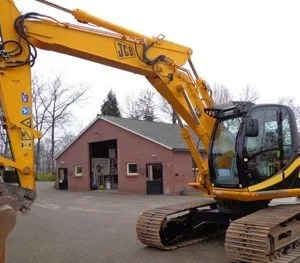 Гусеничный экскаватор JCB JS 180