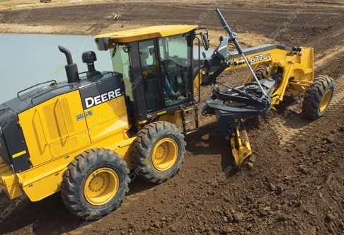 Тяжелый автогрейдер John Deere 672G