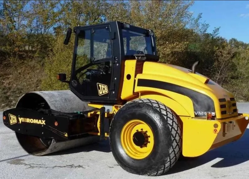 Вибрационный комбинированный каток        JCB VIBROMAX VM 115D