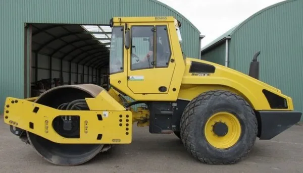 Вибрационный комбинированный каток        Bomag BW 213 D-3