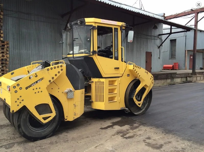 Вибрационный комбинированный каток        Bomag BW 151 AC-4