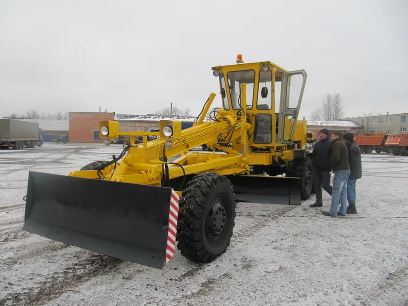 Тяжелый автогрейдер ЧСДМ ДЗ-98