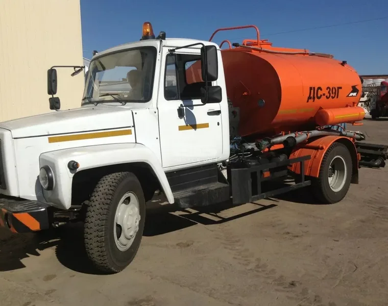 Автогудронатор КУРГАНДОРМАШ ДС-39Г