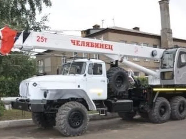 Автокран Челябинец на шасси УРАЛ 4320