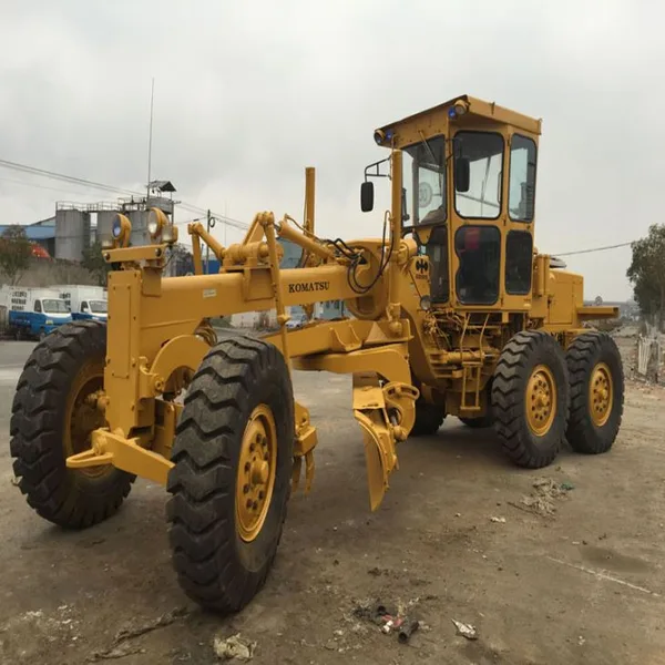 Средний автогрейдер Komatsu GD505-A