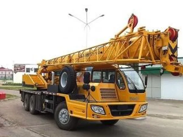 Автокран XCMG QY16D
