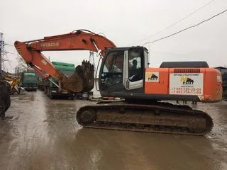 Гусеничный экскаватор Hitachi ZX240LC-3