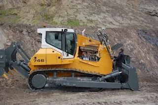 Средний бульдозер Liebherr PR 746 Litronic