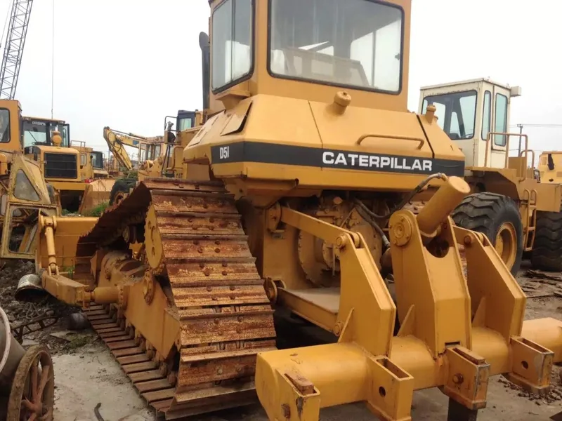 Средний бульдозер Caterpillar D5M
