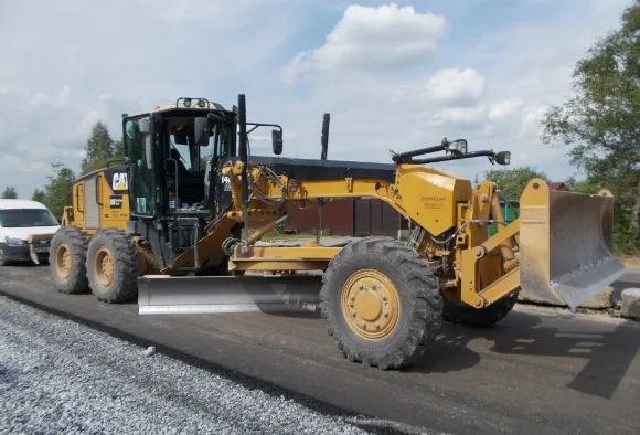Средний автогрейдер Caterpillar 140G