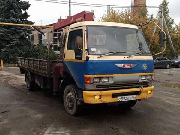 Бортовой грузовик с КМУ HINO
