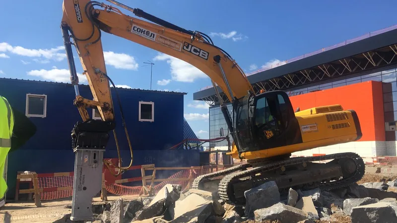 Гусеничный экскаватор JCBJCB JS 330