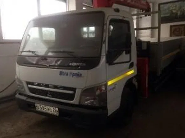 Бортовой грузовик с КМУ Mitsubishi Fuso Canter
