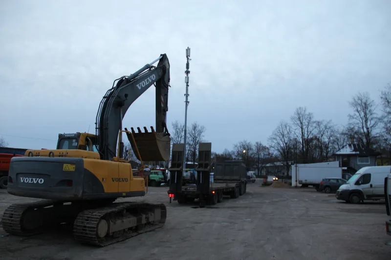 Гусеничный экскаватор Volvo EC180B LC