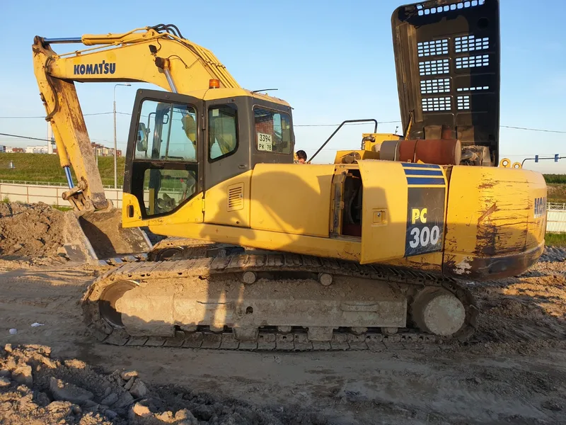 Гусеничный экскаватор Komatsu PC300