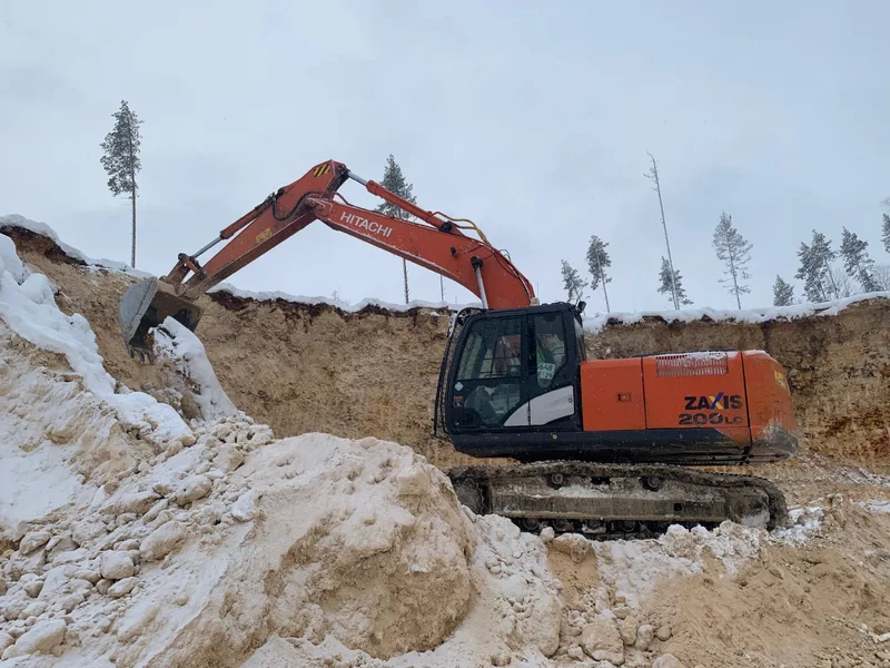 Гусеничный экскаватор Hitachi ZAXIS 200LC