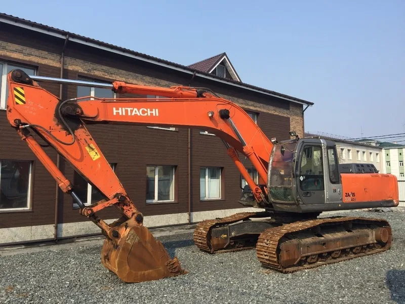 Гусеничный экскаватор Hitachi ZX240K