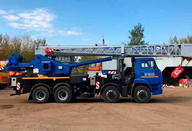 Автокран ГАЛИЧАНИН KC-55713-3В шасси Урал-5557 (6 х 6)
