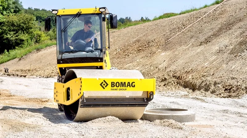 Вибрационный комбинированный каток        Bomag BW 177 DH-4