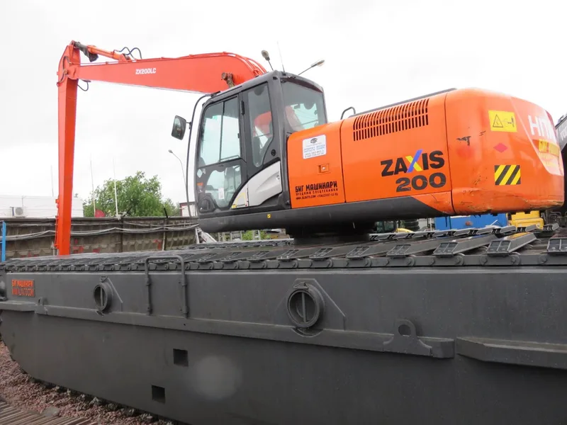 Гусеничный экскаватор Hitachi ZX200