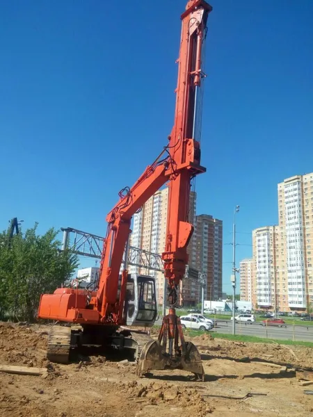 Гусеничный экскаватор Hitachi ZX180W