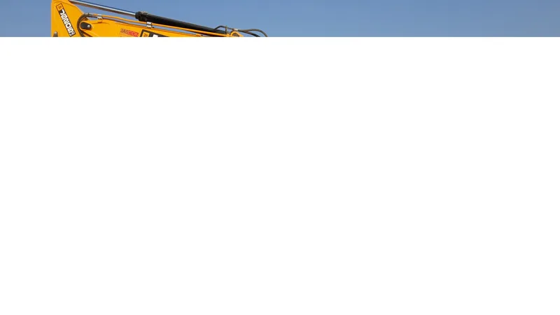Гусеничный экскаватор JCB JS 200