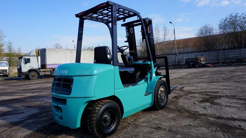 Вилочный погрузчик DALIAN CPCD30BB
